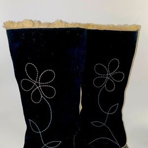 UGG whimsical black stitched boots USA size 7